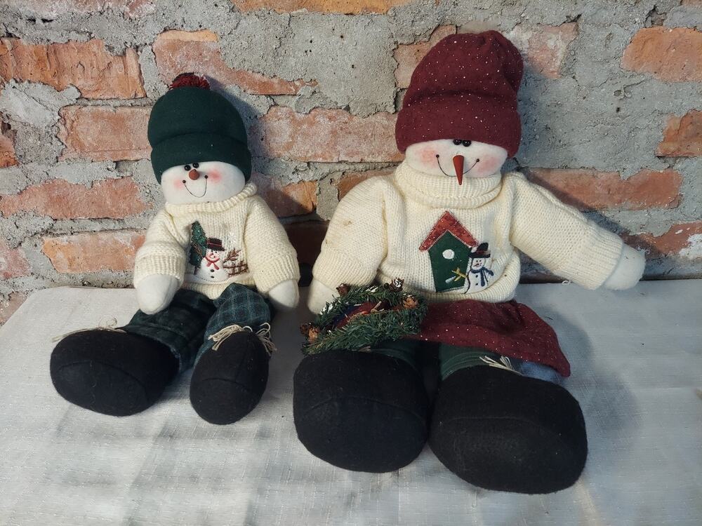 Christmas Snowman Dolls Set 2 Winter Holiday Shelf Sitter Fabric Knitted Plush